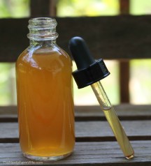 Ginger-tincture-in-glass-bottle.jpg